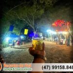 camping praia canto do poá estacionamento espaço para acampamento banheiro ducha motorhome kombi barraca beto carrero bebida salgados penha sc pousada