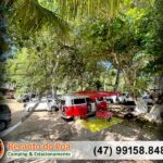 camping praia canto do poá estacionamento espaço para acampamento banheiro ducha motorhome kombi barraca beto carrero bebida salgados penha sc preço